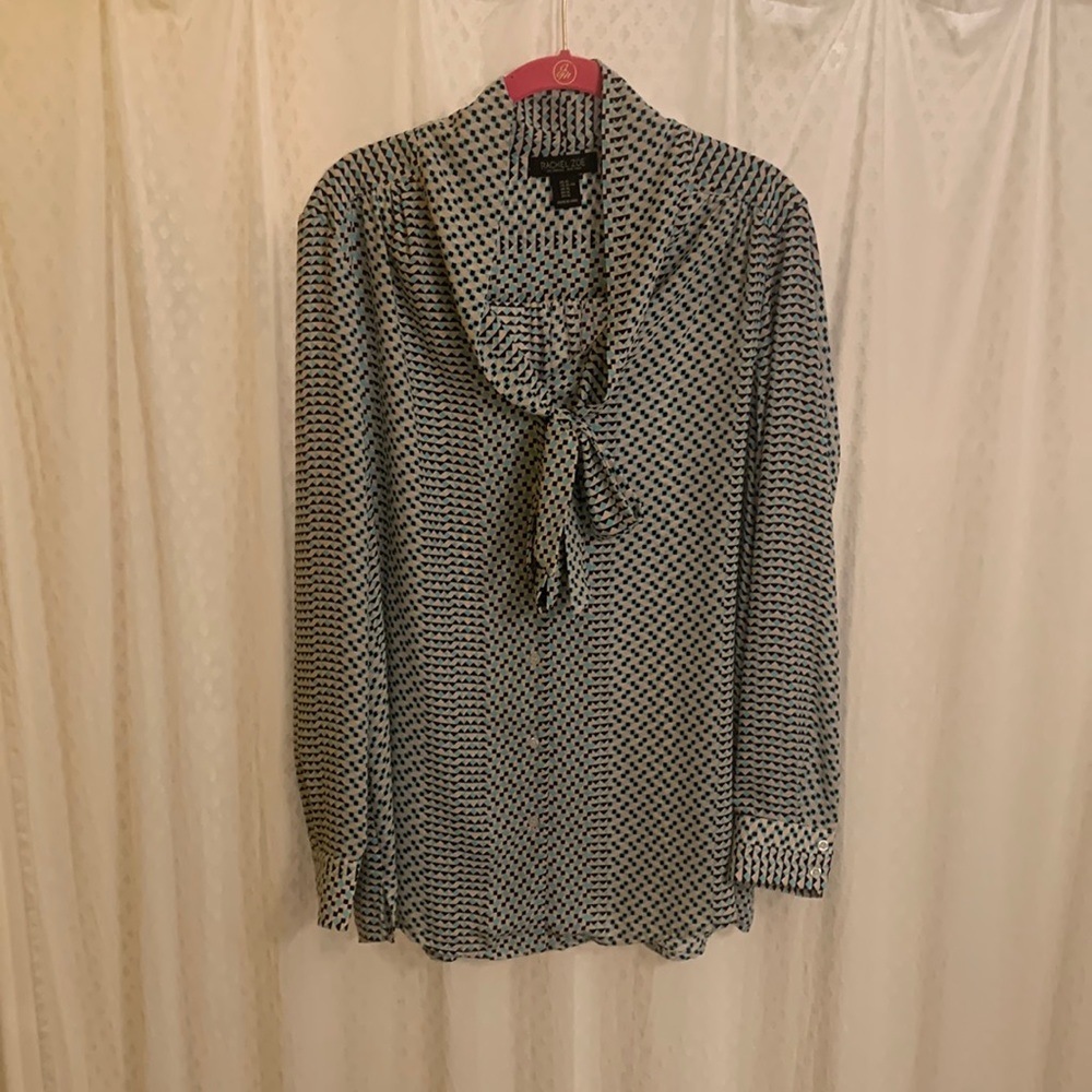 Patterned blouse with tie